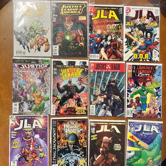 Lot of 12 Dc comics  JLA; syndicate rules, odyssey, throne of anlantis, gods and - Picture 1 of 6